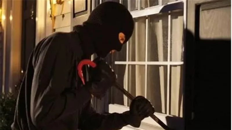 المتهمون ارتدوا ملابس حريمي.. تفاصيل مثيرة في سرقة خزينة مدرسة 6 أكتوبر