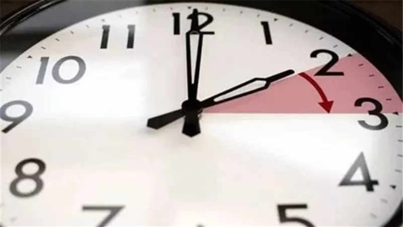 هتأخر ساعتك 60 دقيقة.. موعد انتهاء التوقيت الصيفي