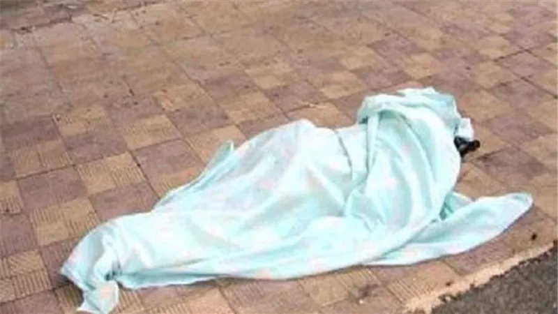 زوجة الأب رمتها من على السلم.. لغز العثور على جثة طفلة بمنزلها في سوهاج