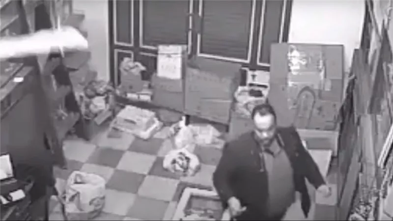 بيكشف بالسماعة ولمس أجزاء حساسة.. مفاجأة مثيرة بأحد فيديوهات عنتيل مدينة نصر