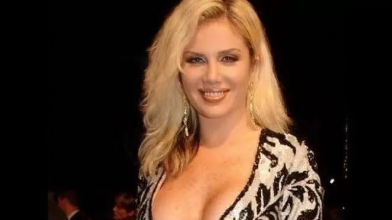 ملابس ملفتة.. نيكول سابا تخطف الأنظار بإطلالة مثيرة | شاهد