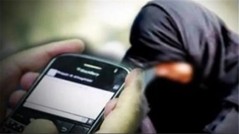 كانت مبسوطة.. المتهم بابتزاز الطالبة: بتكلمني فيديو من السرير وسجلتلها 