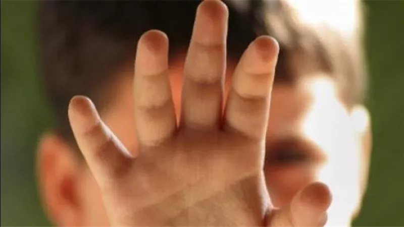 استدرجه لسطح المنزل.. أم تتهم منجد بالتحرش بطفلها في الدقهلية
