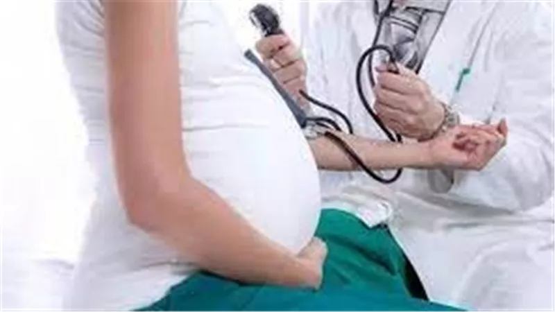  أجرى عمليات جراحية للفتيات.. حيلة جديدة من طبيب نساء مزيف فما هي؟