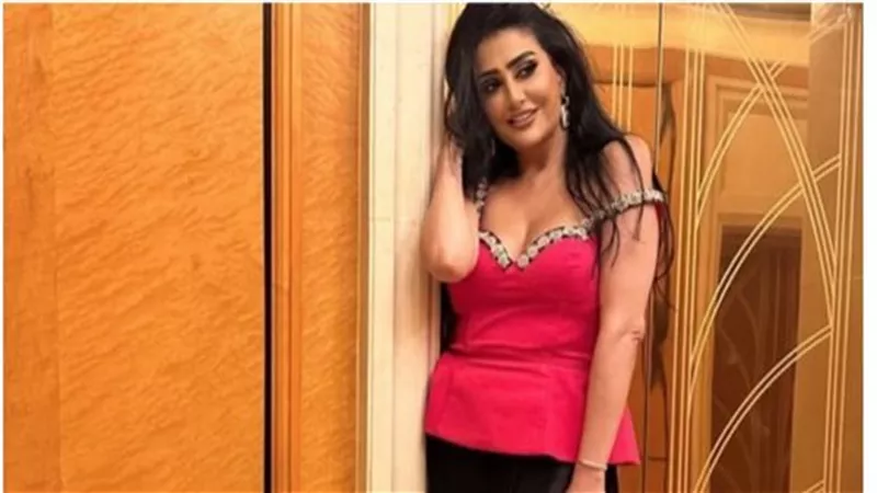  سعر خرافي.. ملابس غادة عبد الرازق في باريس تثير الجدل | شاهد