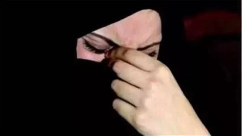 طالما جاي من الحرام نبيعه.. قصة فتاة عرضت صغيرها للبيع على فيسبوك