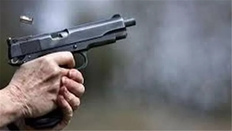ضربته بالنار قبل ما يقتلني.. تفاصيل إصابة شاب بطلق ناري داخل سيارته في قنا