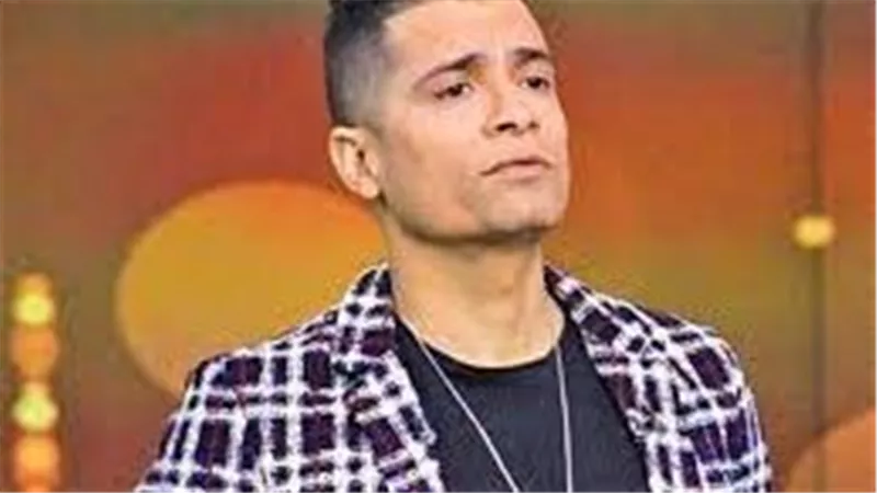 شكله غريب.. حسن شاكوش يتصدر التريند بسبب هذه الإطلالة | شاهد