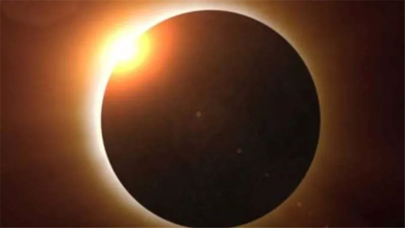 الأخير خلال 2023.. السماء على موعد مع كسوف حلقي للشمس في هذا الموعد