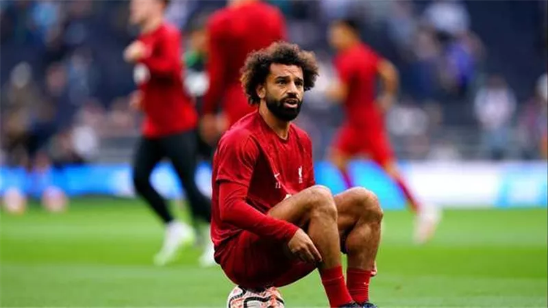 بطل ومنارة للعرب.. ردود أفعال جماهير ليفربول على تبرع محمد صلاح لـ فلسطين