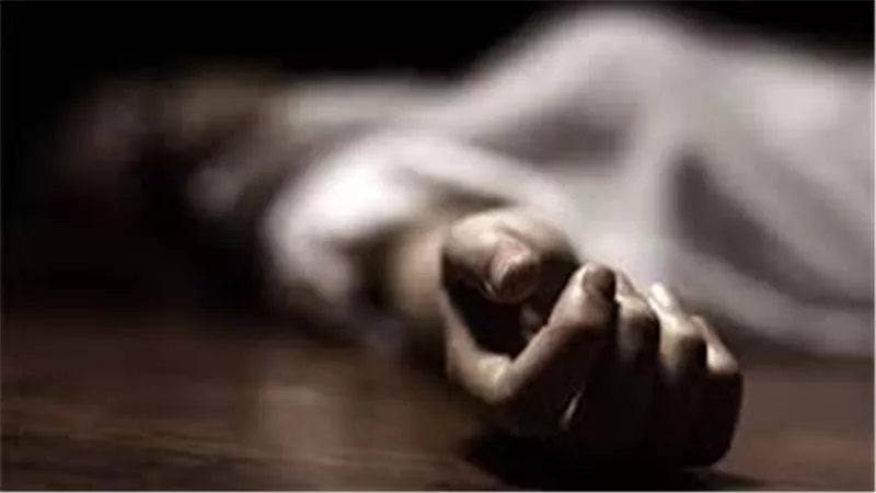 أنهى حياة زوجته بطريقة بشعة وهي تصلي وألقى بنفسه من البلكونة في أسيوط