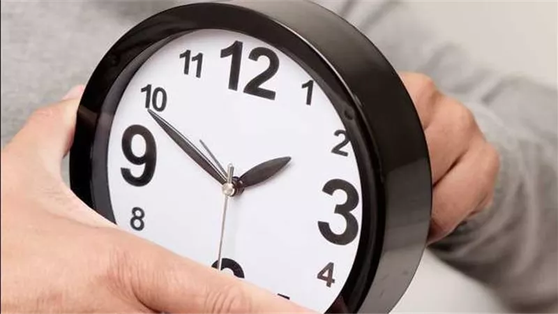 هل تغيّر موعد التوقيت الشتوي؟.. الحكومة حددت التاريخ رسميًا والعقارب تنتظر ساعة الصفر