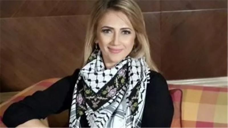 اقتحموا منزلها..تفاصيل اعتقال المطربة الفلسطينية دلال أبو آمنة في الناصرة