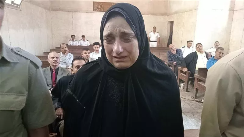كنت عايزة أربيها.. قاتلة طفلتها في كفر الشيخ تبكي أمام القاضي