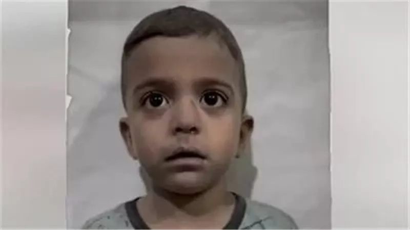 بكاء هيستيري..طفل فلسطيني يتصدر تريند السوشيال ميديا بعد قصف منزله | فيديو