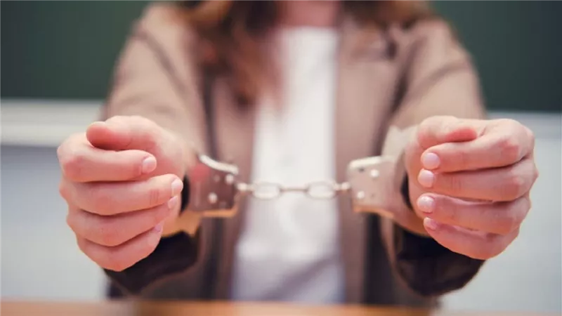 بسرنجة هيروين.. اعترافات صادمة للمتهمة بإنهاء حياة زوجة طليقها