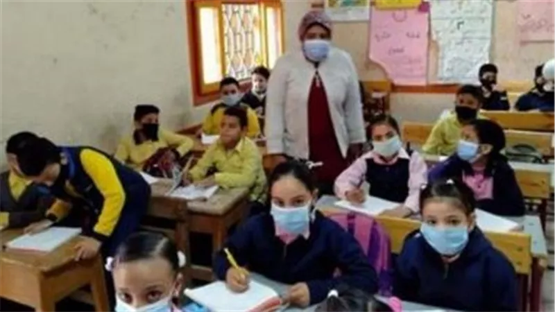  الحكومة تحسم الجدل.. هل تم إلغاء نظام الاختبارات الشهرية لطلاب مراحل النقل في المدارس؟
