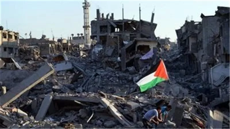 هذا ما كتبته.. فلسطينية ترسل رسائل ماسينجر من تحت الأنقاض | شاهد