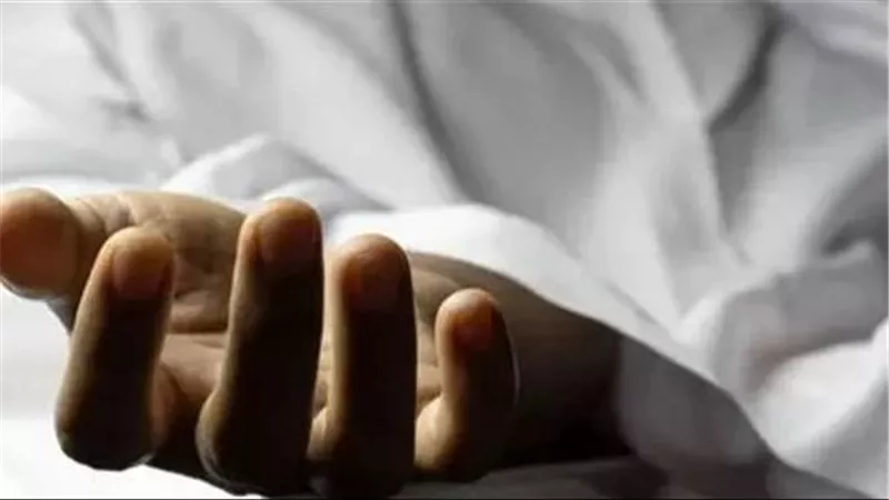 بكامل ملابسه..تفاصيل العثور على جثة شاب داخل مسكنه في ظروف غامضة بالقاهرة