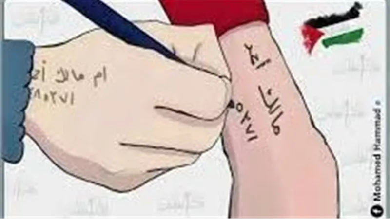 اكتب اسمك بدل ما ترسم ساعة.. حكاية صورة من قلب غزة أفجعت القلوب