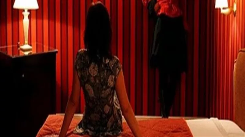 سيدة وسهرة حمراء.. قرار عاجل بشأن المتهمين بخطف قهوجي الجيزة