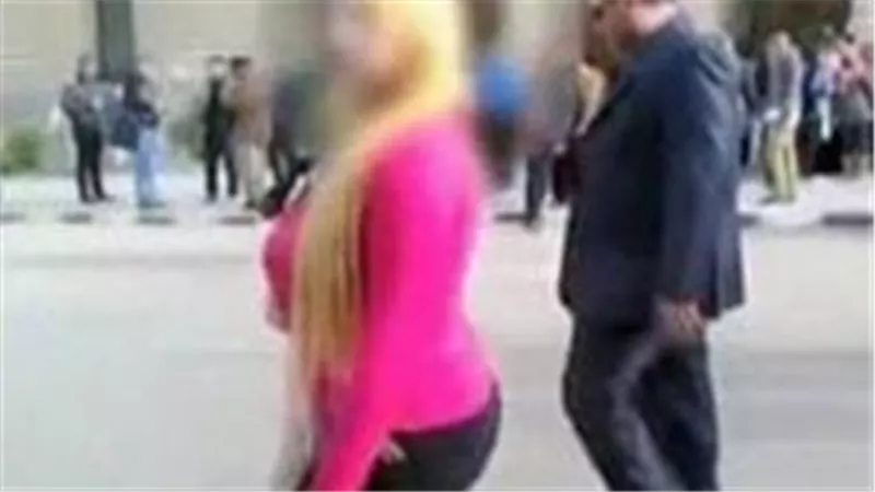 فستانها أحمر وقصير.. اعترافات مثيرة للمتهم بالتحرش بسيدة بمساكن شيراتون 