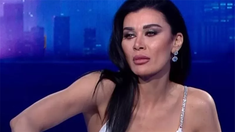 والدتها أصيبت بجلطة.. تفاصيل تعرض نادين الراسي للضرب من شقيقها الأصغر | شاهد