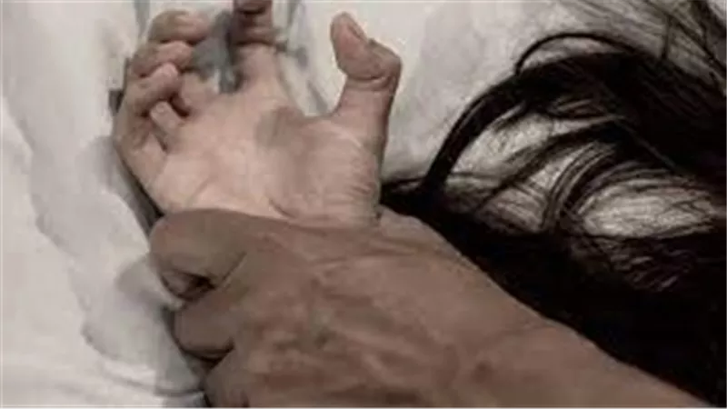 صعب عليا وخُفت يتحبس.. تفاصيل تنازل فتاة عن اتهام والدها بمحاولة معاشرتها دون رضاها بالوراق