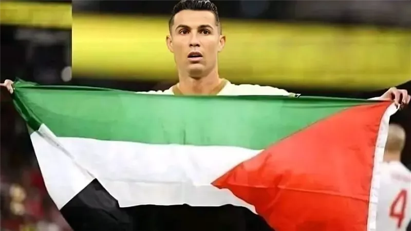 بعلم فلسطين.. قصة صورة وفيديو لكريستيانو رونالدو أشعلت السوشيال ميديا