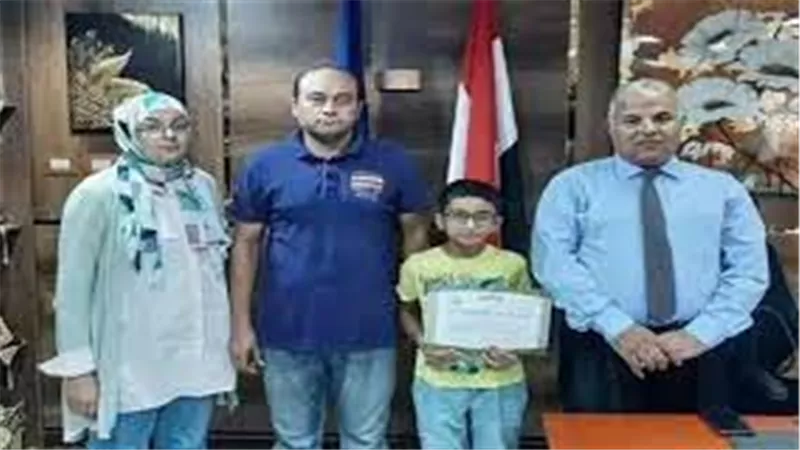 طفل دخل الجامعة.. تعليق غير متوقع من جمال شعبان على الطالب النابغة 