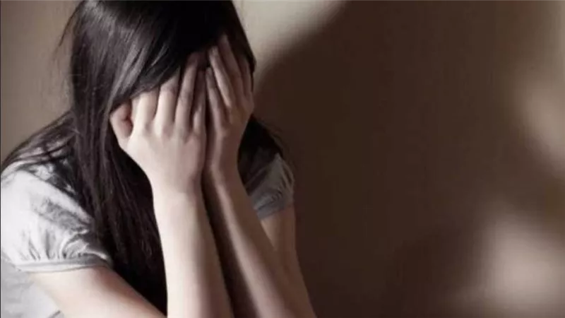 هددني بالفيديوهات وطلب 1000 جنيه..حكاية فتاة الزاوية الحمراء ورسائل الواتس آب 