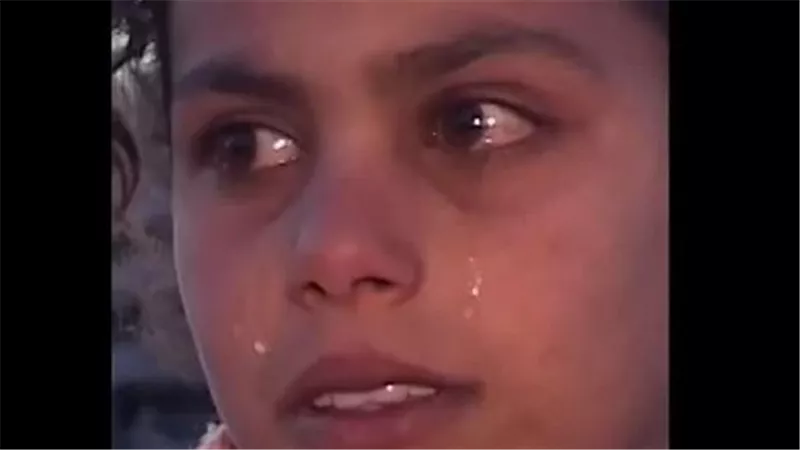 إذا متت مع أمي كان أحسن.. طفلة فلسطينية توجه رسالة صادمة من غزة | فيديو 