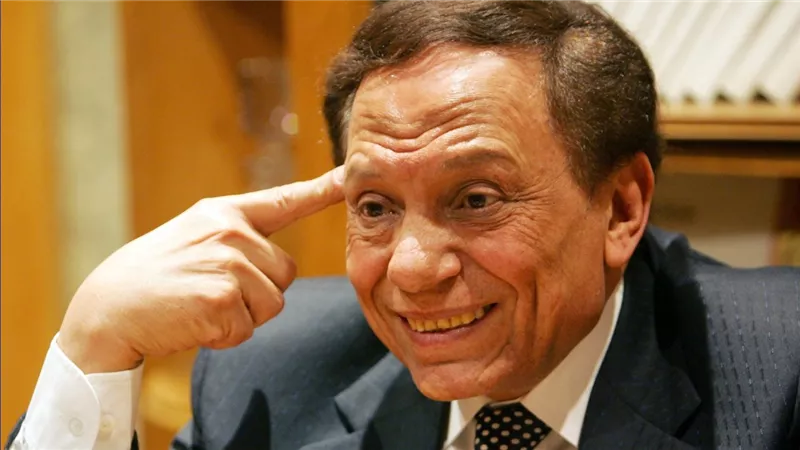 بعد تداول آخر شائعة عنه.. تطورات الحالة الصحية لـ عادل إمام