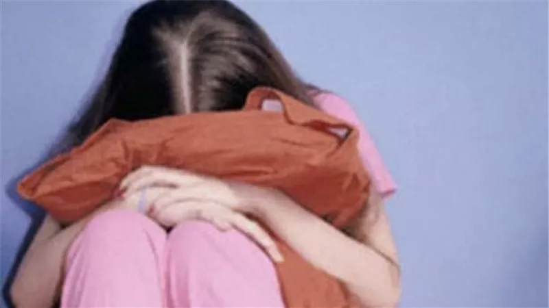 اغتصبها منُذ صغرها.. عائلة تتخلص من أب وابنته