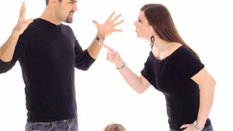 بتصرف على طليقها من فلوسي.. ثروت يطلب تطليق زوجته في محكمة الأسرة