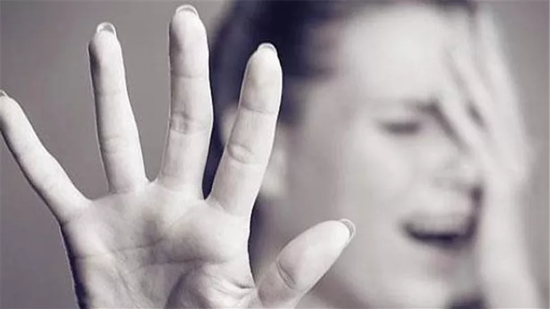 عاشر الأم واغتصب ابنتها.. نزيف طفلة يكشف عن جريمة في المنصورة