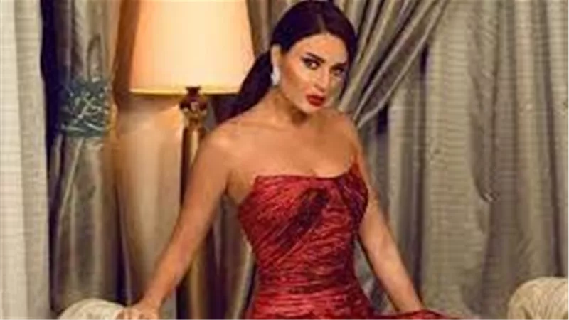 بجاكيت النايلون.. ملابس سيرين عبد النور تثير الجدل بالسوشيال ميديا | شاهد