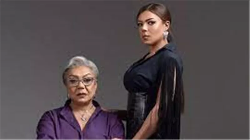 مفيش حاجة ليها معني.. رسالة مؤثرة من ناهد السباعي لوالدتها
