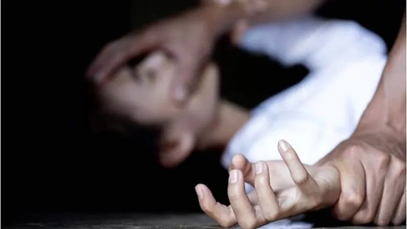 انتي اللي سرقتي الدولارات.. كيف انتقمت ربة منزل من سلفتها في بني مزار؟