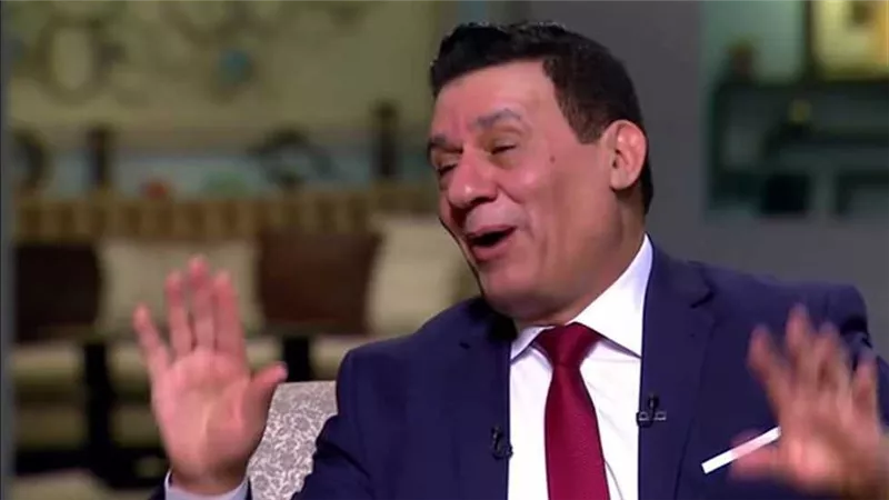 لعيب جاي مع العفش.. مدحت شلبي يسخر من صفقة الأهلي