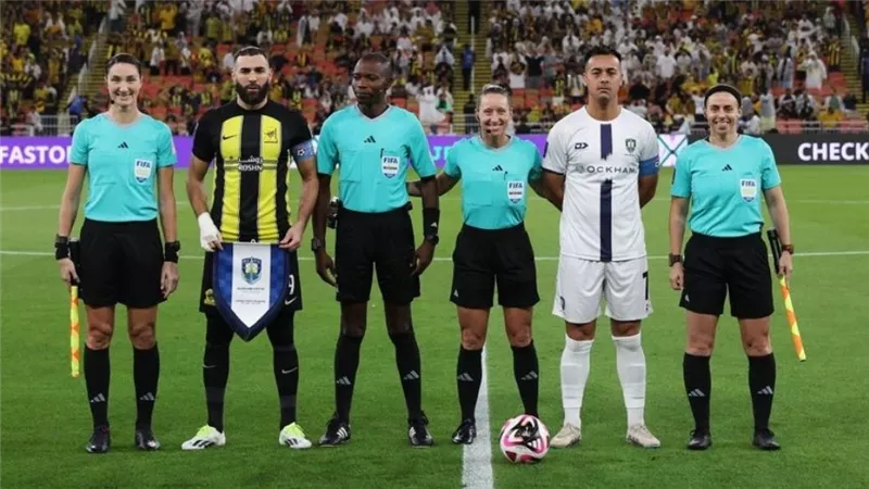 جمالها خطف كأس العالم للأندية.. حكمة مباراة الاتحاد وأوكلاند تثير الجدل فماذا فعلت؟