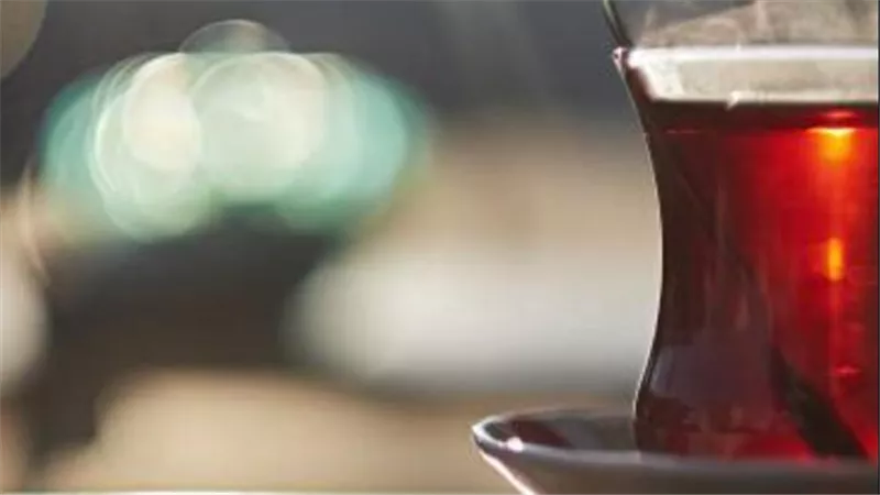 مفأجاة.. هذا يحدث للجسم عند تناول أكثر من كوب شاي في اليوم