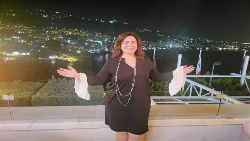 بالأسود الشفاف.. إلهام شاهين تفاجئ متابعيها بهذه الإطلالة | شاهد
