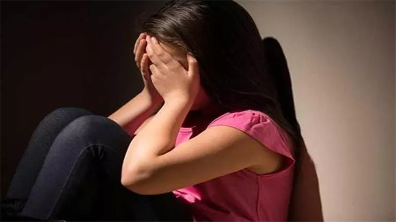حاول خلع ملابسها في الشارع.. قرار عاجل من النيابة ضد سائق بتهمة هتك عرض طفلة بالهرم