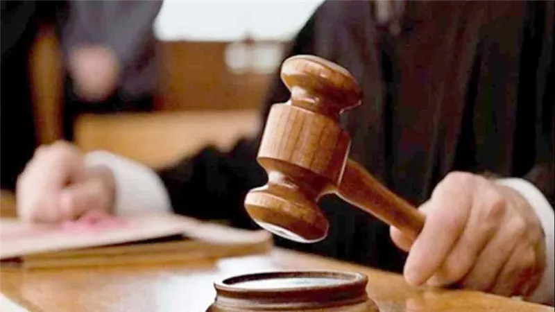 ضربت والدها بالحذاء وبرأتها المحكمة.. تفاصيل أغرب قضية تعدٍ أمام الجنح