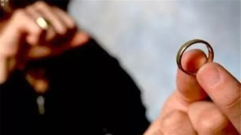 بيعاكس الجيران وبتوع الخضار.. زينب تطلب الخلع من زوجها في محكمة الأسرة