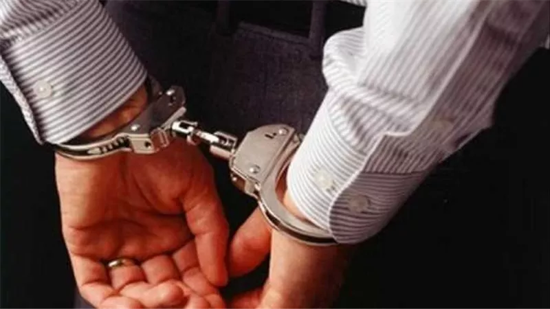 هارب من 131 سنة حبسًا.. تفاصيل القبض على صاحب سلسلة صيدليات شهيرة 