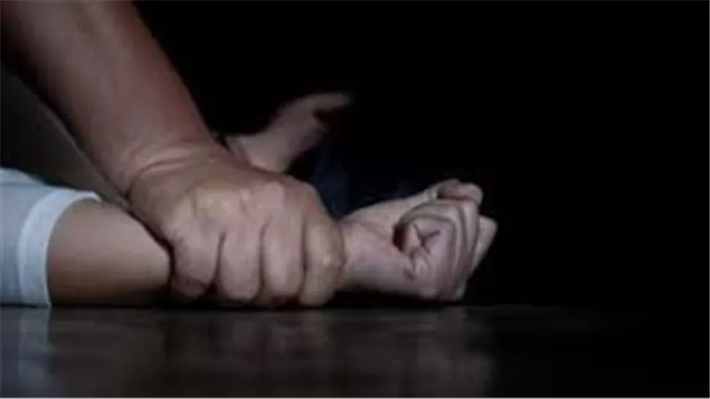 استغل غياب الأم..تفاصيل مثيرة في الحكم على الأب المتهم بهتك عرض ابنته بالبحيرة