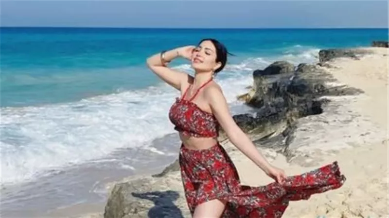 لوك جديد.. نسرين طافش تستعرض جمالها بفيديو جديد | شاهد