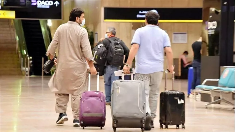بشرى سارة للمصريين.. ماذا يعني السماح بدخول العمالة المنتهية تأشيراتهم إلى السعودية؟